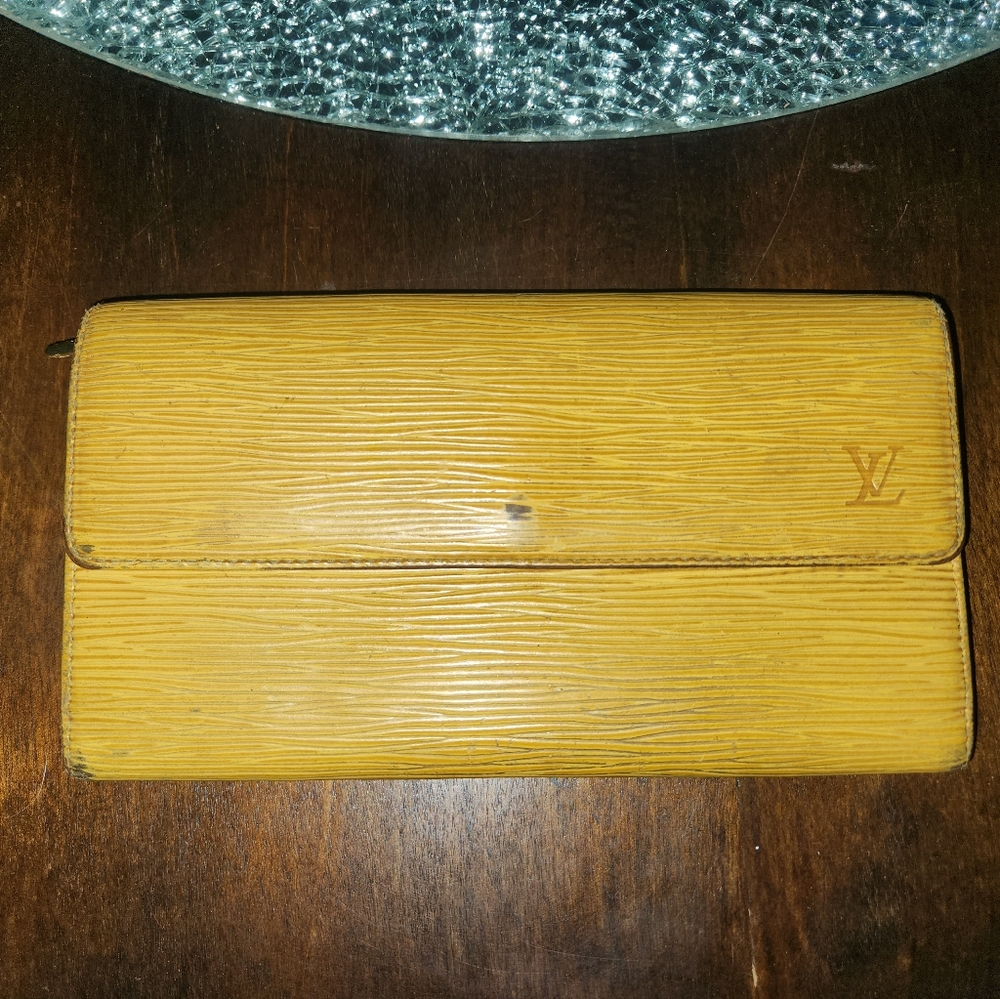 Louis Viutton Yellow Epi Wallet
